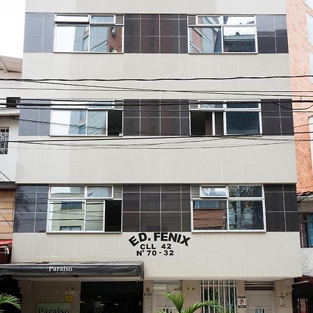 Apartamentos Laureles De La 70 Medellin Bagian luar foto