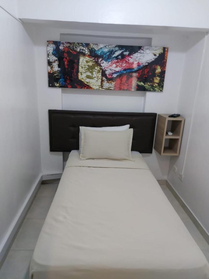 Apartamentos Laureles De La 70 Medellin Bagian luar foto