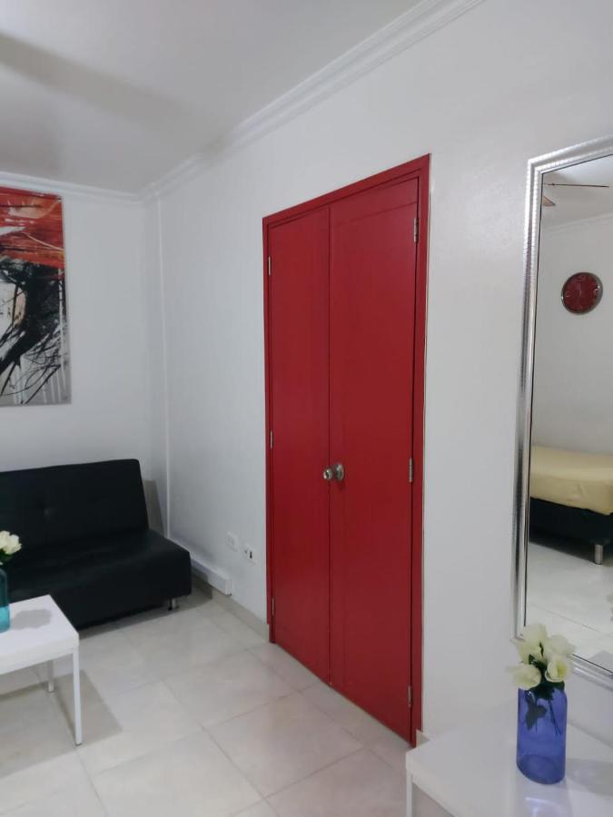 Apartamentos Laureles De La 70 Medellin Bagian luar foto