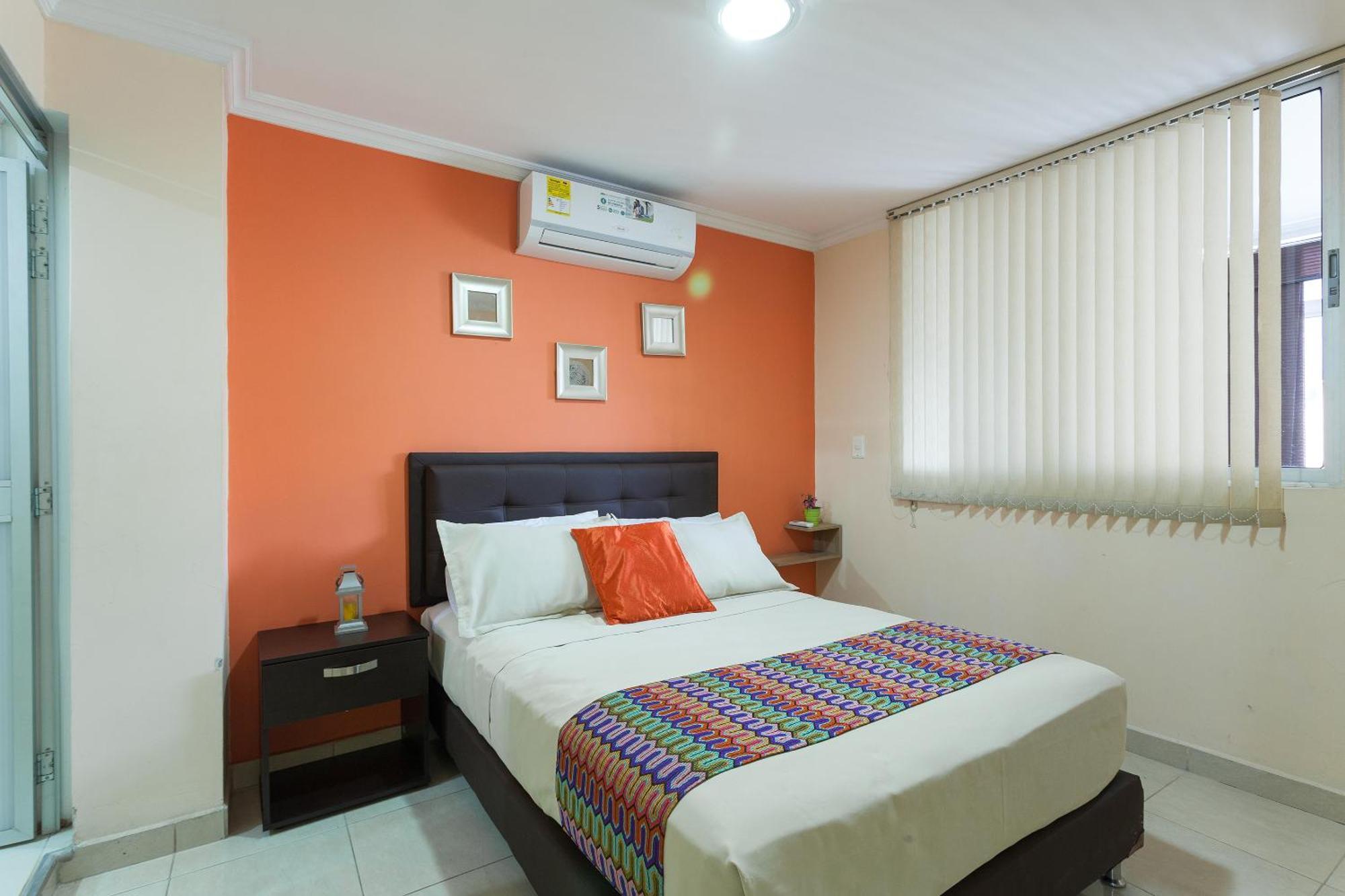 Apartamentos Laureles De La 70 Medellin Bagian luar foto