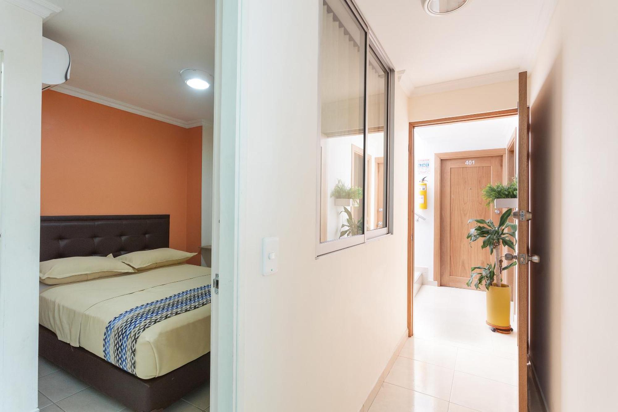 Apartamentos Laureles De La 70 Medellin Bagian luar foto