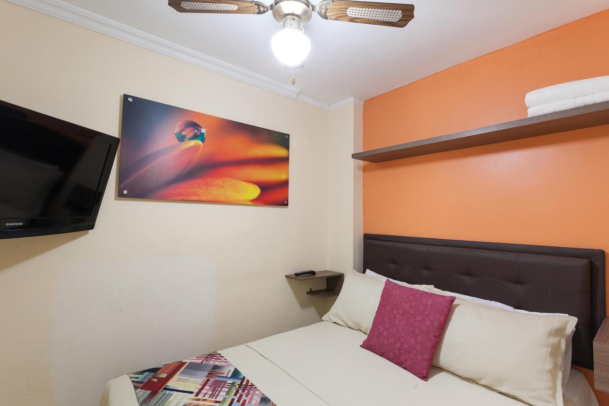 Apartamentos Laureles De La 70 Medellin Bagian luar foto