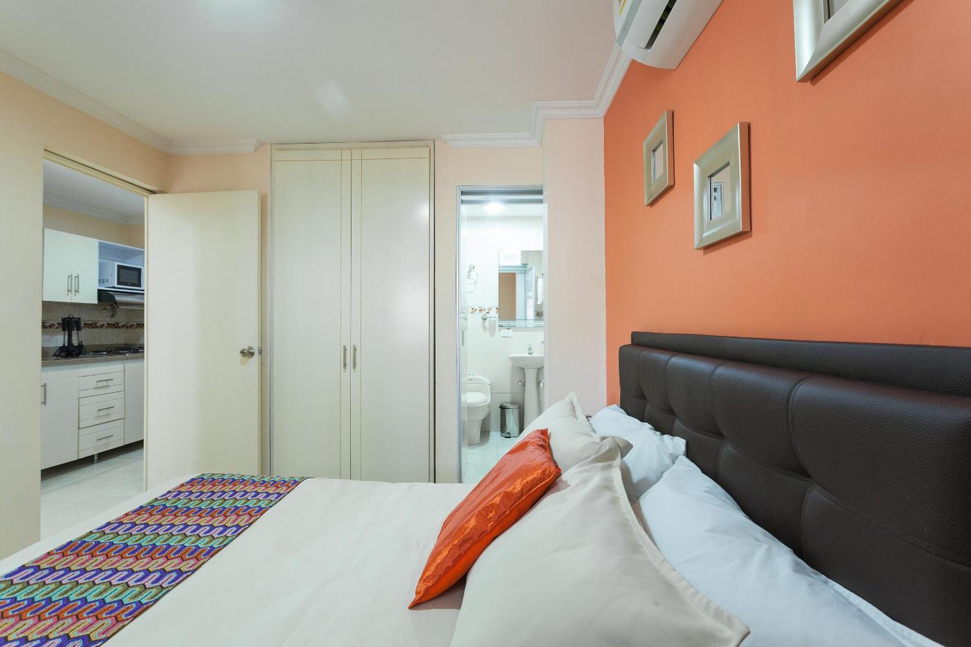 Apartamentos Laureles De La 70 Medellin Bagian luar foto