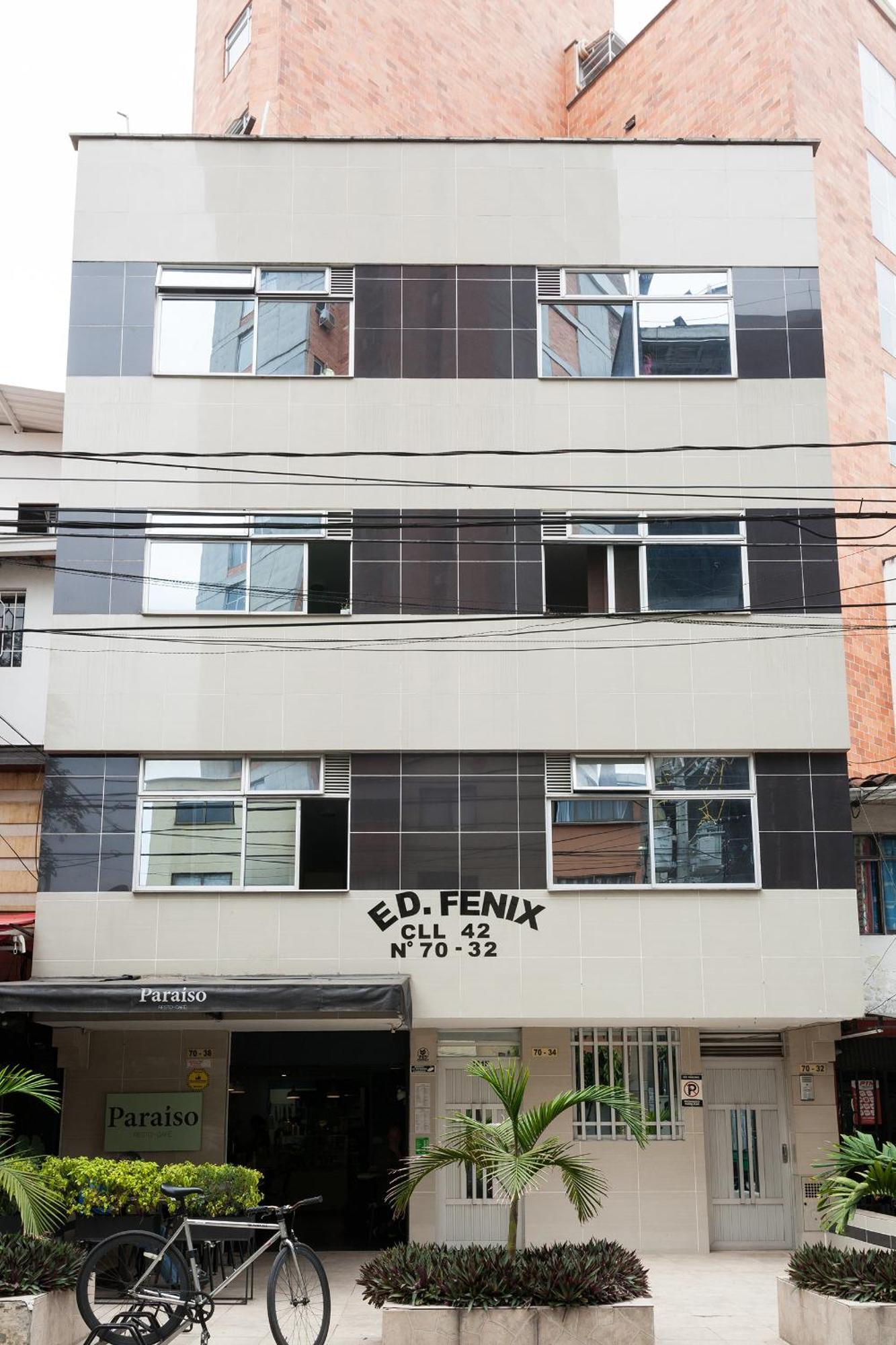 Apartamentos Laureles De La 70 Medellin Bagian luar foto