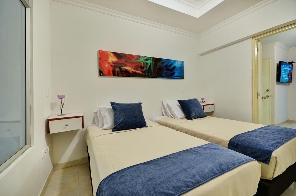 Apartamentos Laureles De La 70 Medellin Bagian luar foto