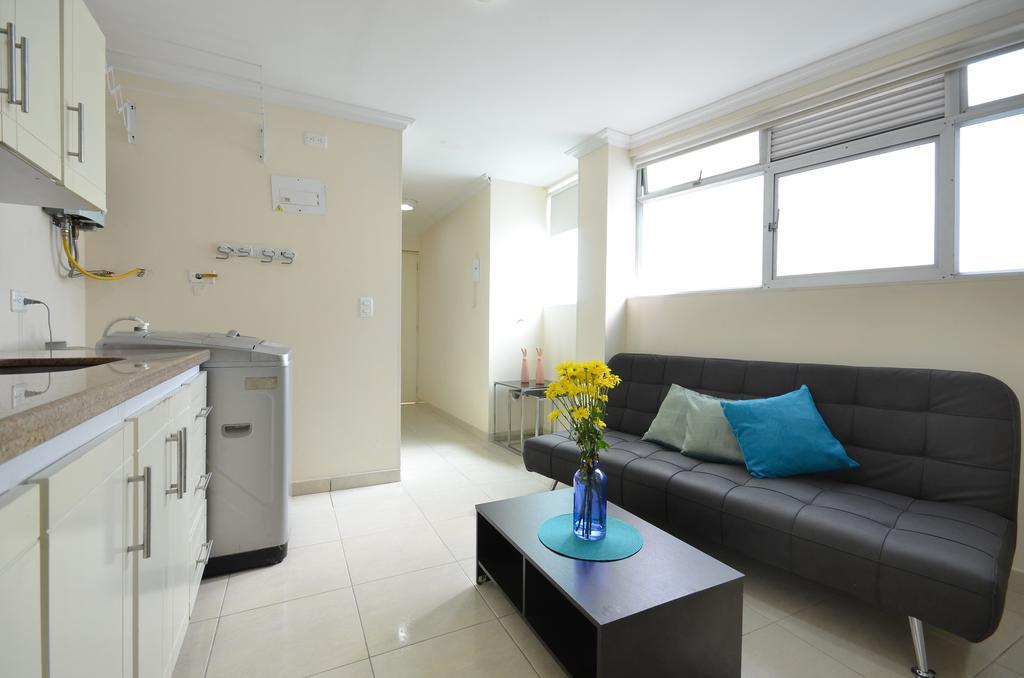 Apartamentos Laureles De La 70 Medellin Bagian luar foto