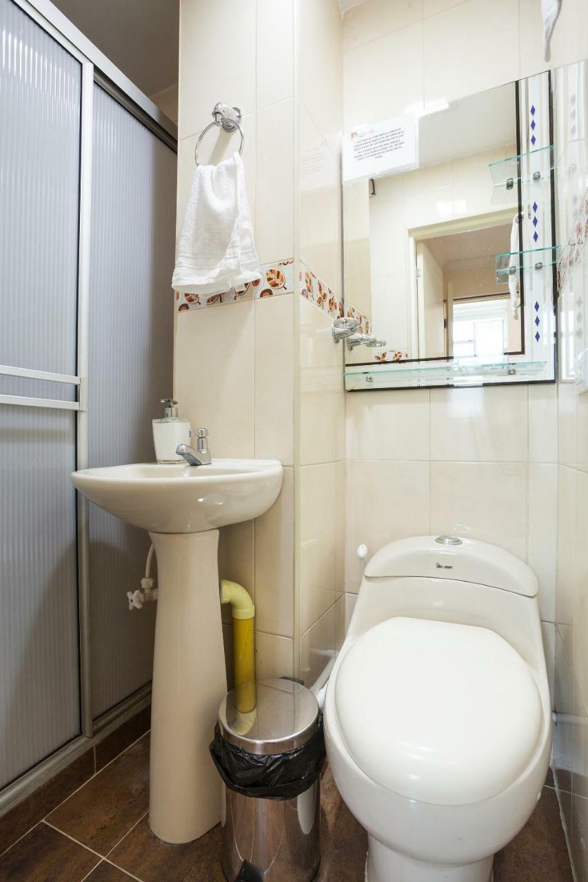 Apartamentos Laureles De La 70 Medellin Bagian luar foto
